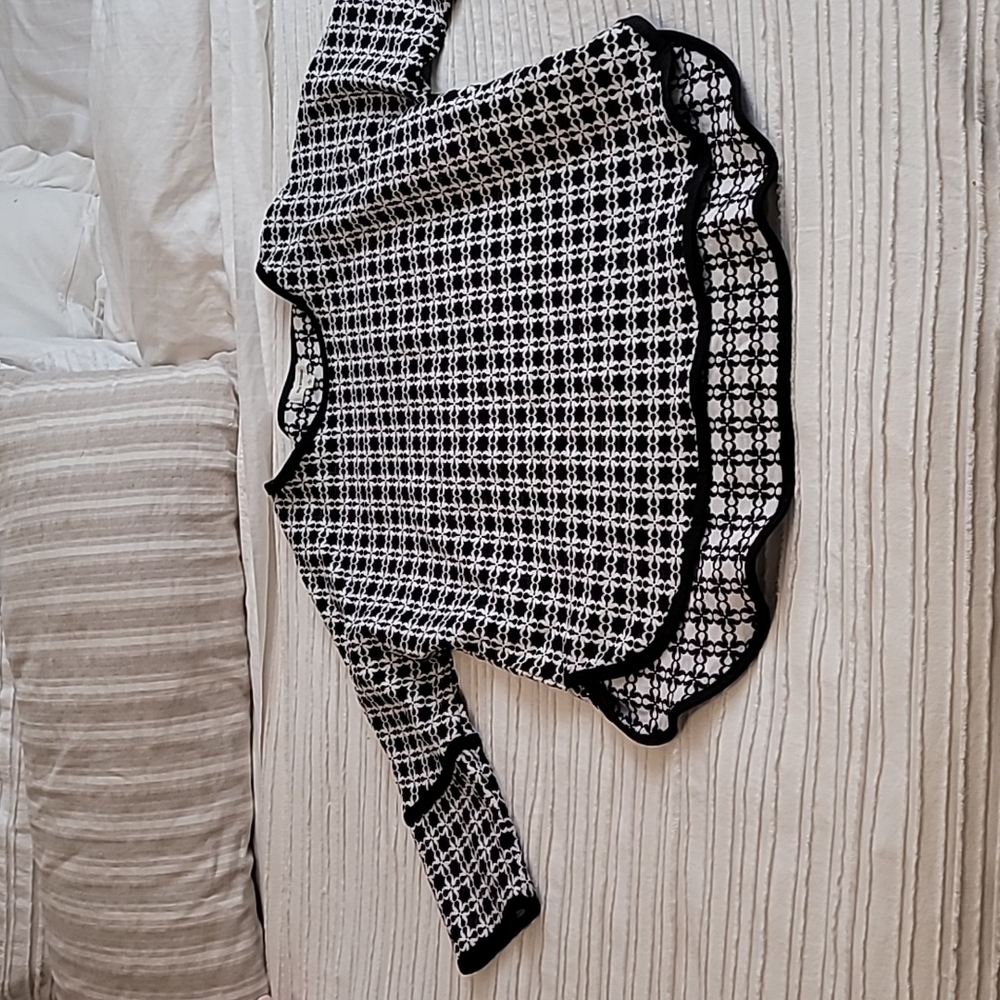 Professional top, super cute and dressy